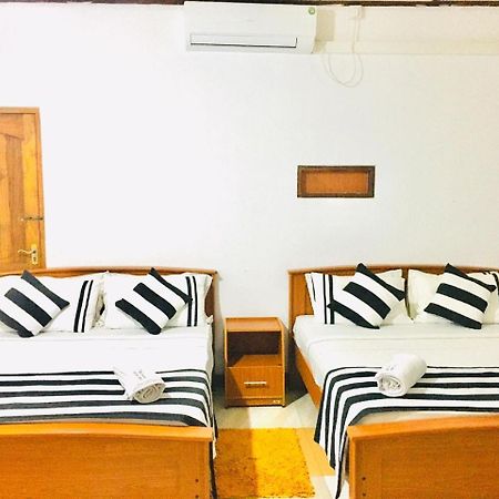Aura City Hostel 阿努拉德普勒 外观 照片