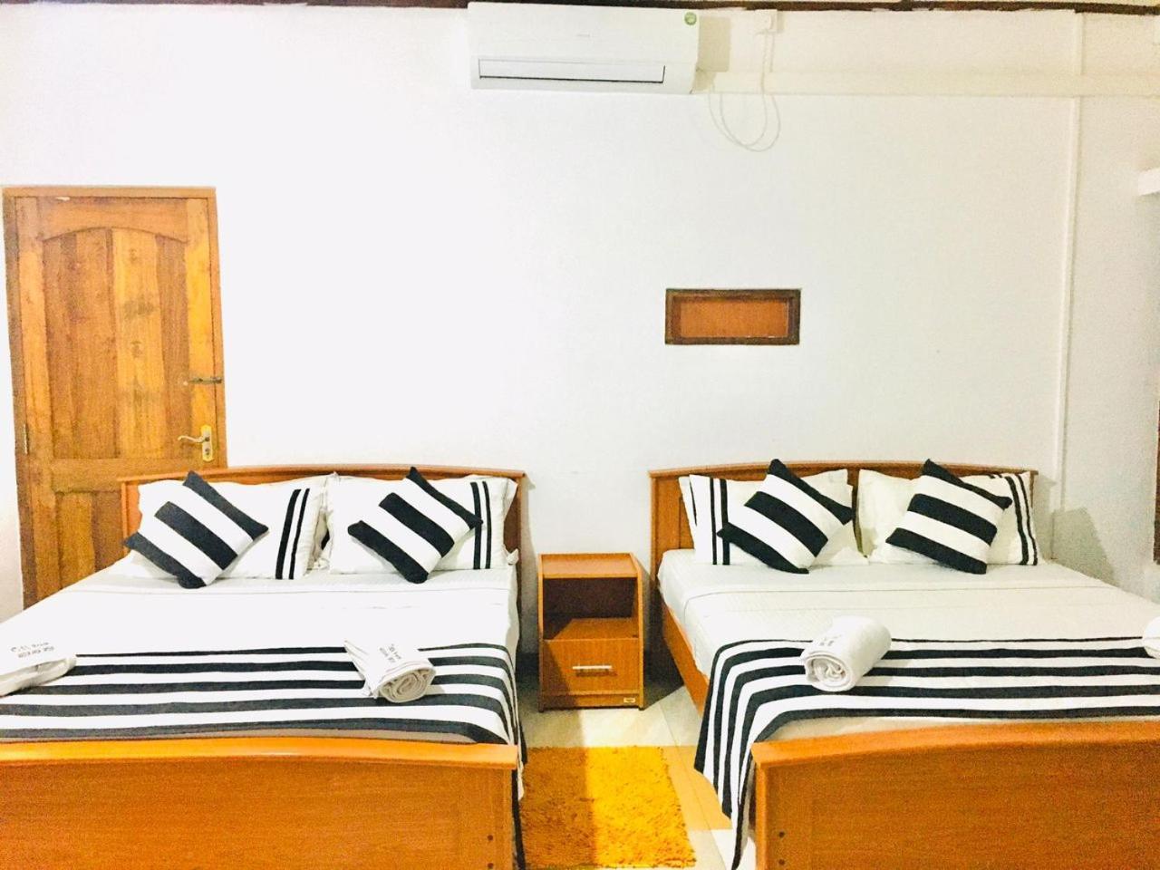 Aura City Hostel 阿努拉德普勒 外观 照片